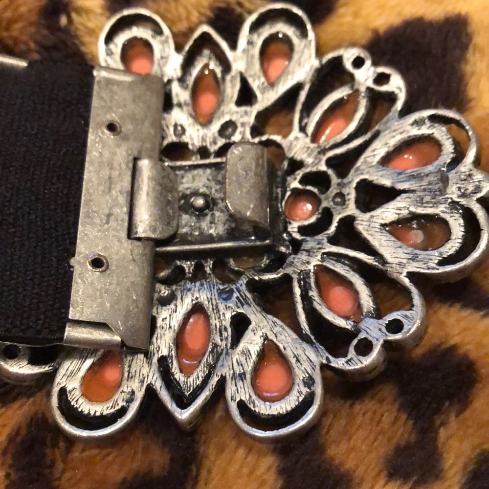 Awesome Silver Belt w/ Bejeweled Buckle - Picture 5 of 7